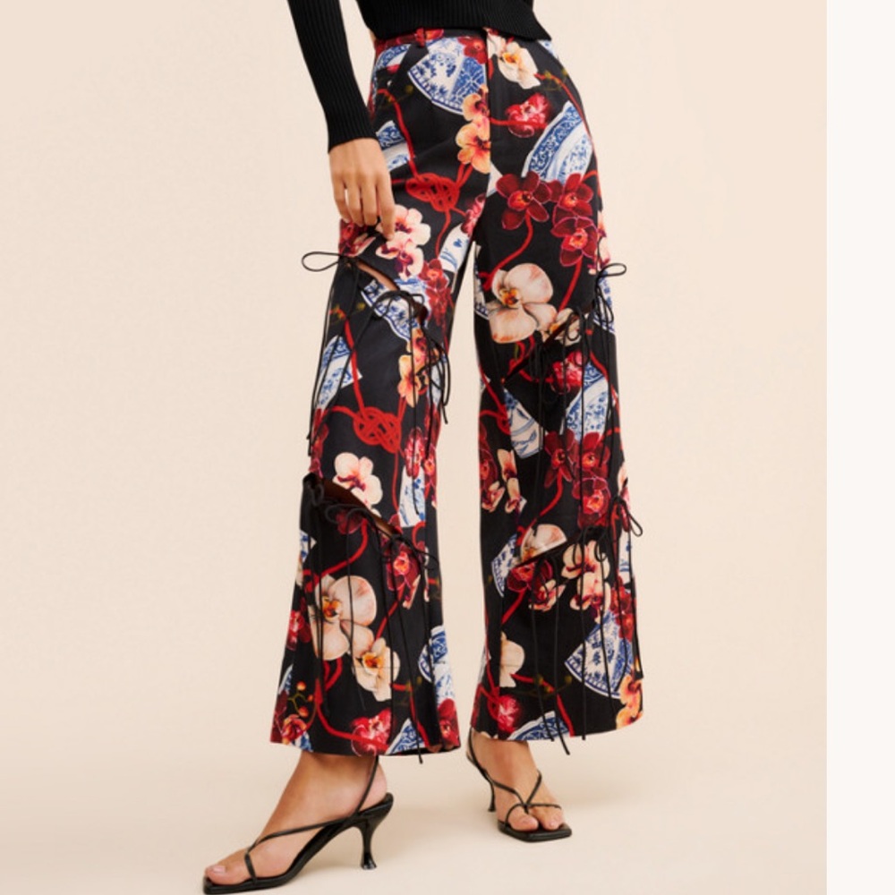 Twig cut out wide leg pant sz S